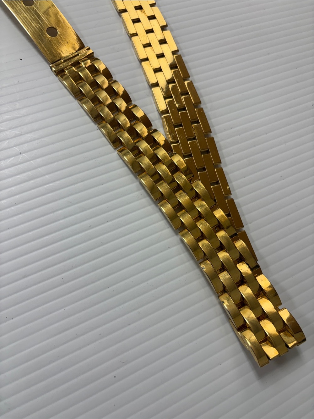 Gucci Gold-Tone Women's Chain Link Belt - Picture 3 of 13